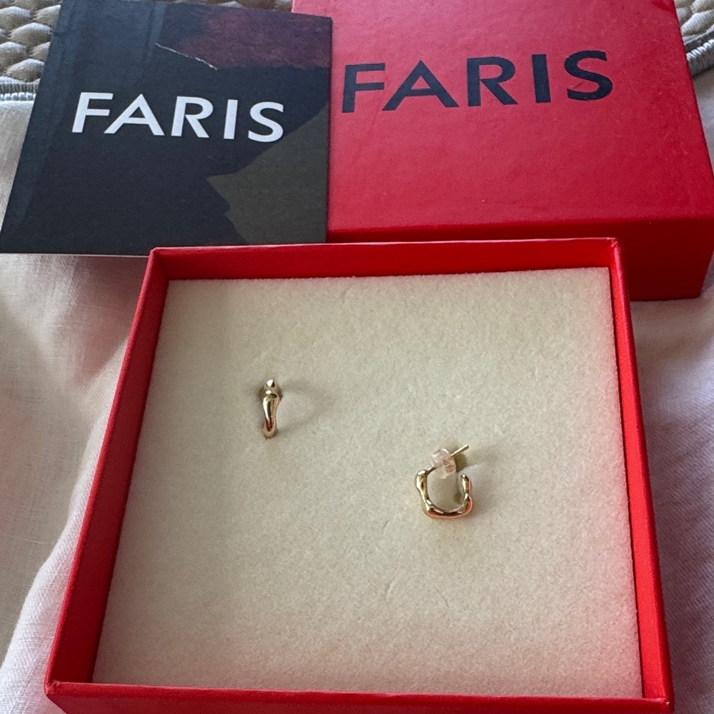 Aris Elegant lava hoops gold